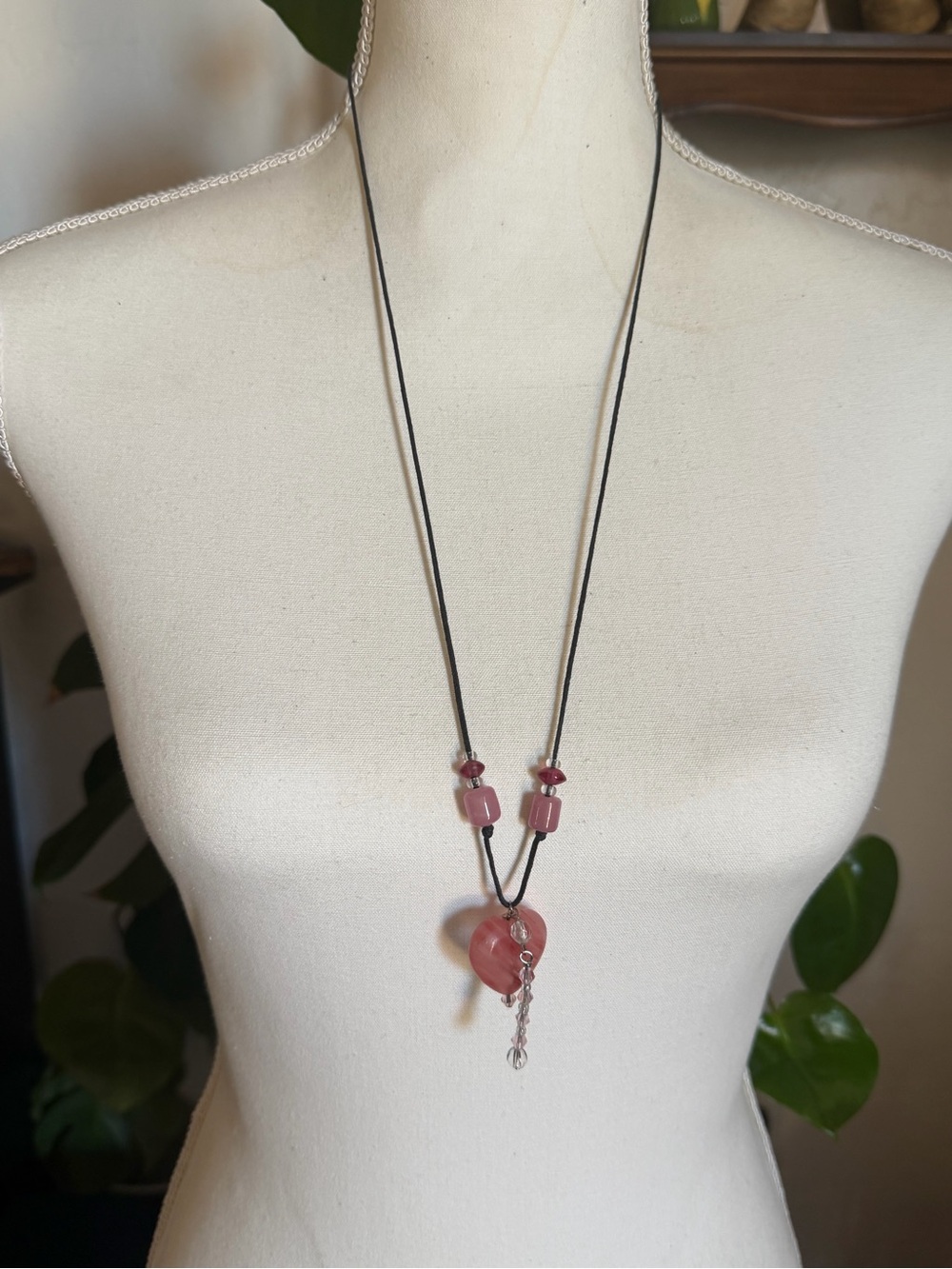 Vintage 90’s Y2K Rose Quartz Crystal Carved Heart Pendant Beaded Cord Necklace